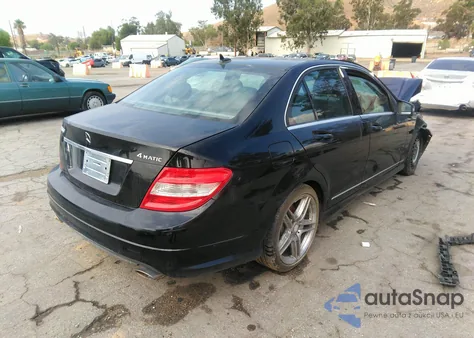 2010 Mercedes-Benz C 300 Sport 4Matic/Luxury 4Matic z USA, uszkodzony, nr VIN WDDGF8BB2AF448187
